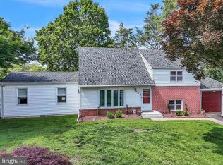 11 Stratford Ave, Springfield, PA 19064