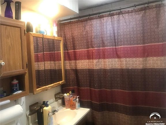 5th image of 2601 N 61st Ter
