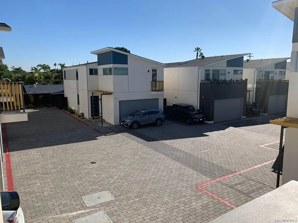 1166 Holly Ave #7