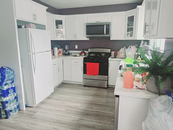 3rd image of 1621 W 204th St #1621