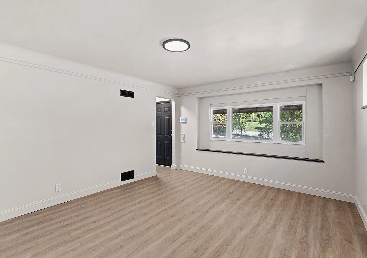 Freshly Renovated 5BR/3BA Single-Family Home 3,000 Sq Ft of Space! — Photo 3
