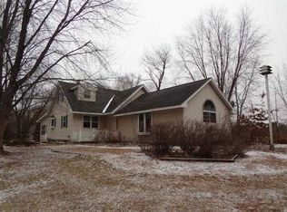 6571 Pine St, North Branch, MN 55056