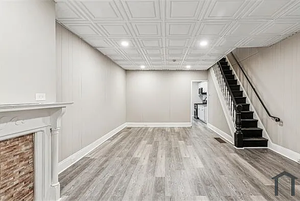 2416 N Hollywood St — Photo 3