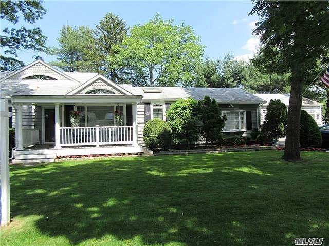 1st image of 11 Dartmoor Dr