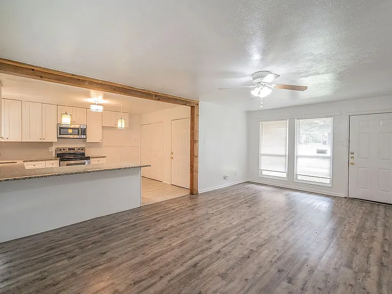 5520 Trail Lake Dr — Photo 5