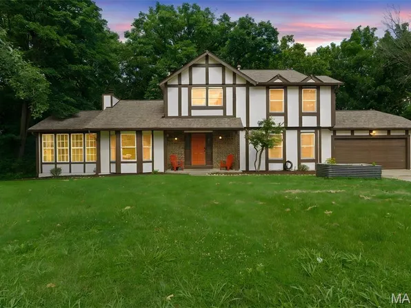 2 Pear Tree Ct, Saint Peters, MO 63376