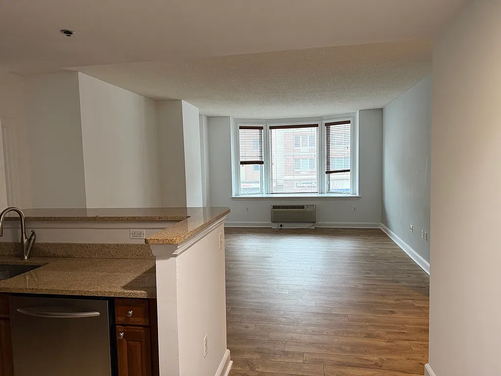 2 bed, 1247 sqft, $3,500 — Photo 2