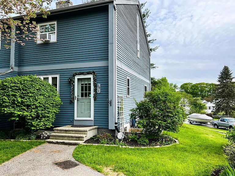 28 Heather Cir #1 — Photo 2