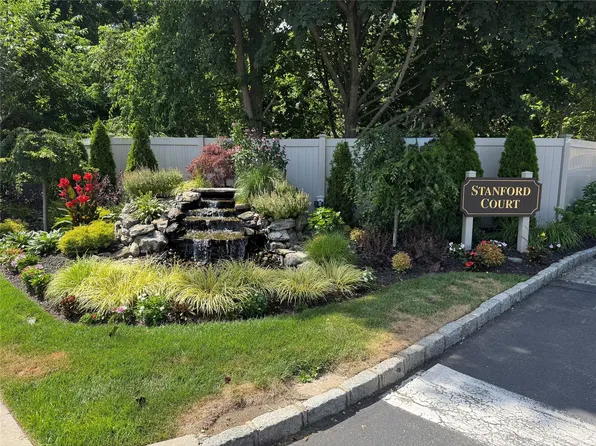 1 Stanford Court #1, Wantagh, NY 11793