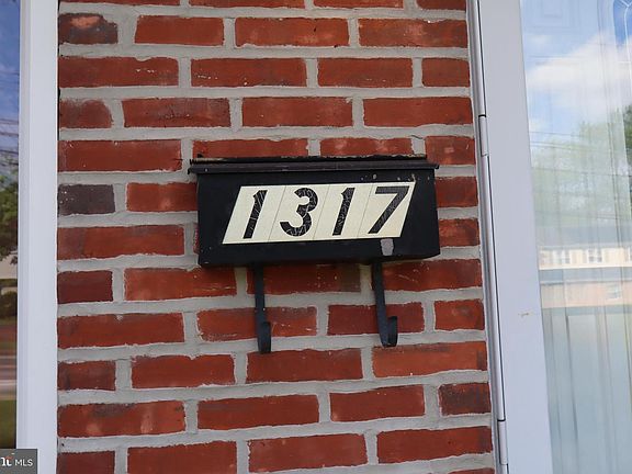 2nd image of 1317 Fitzwatertown Rd