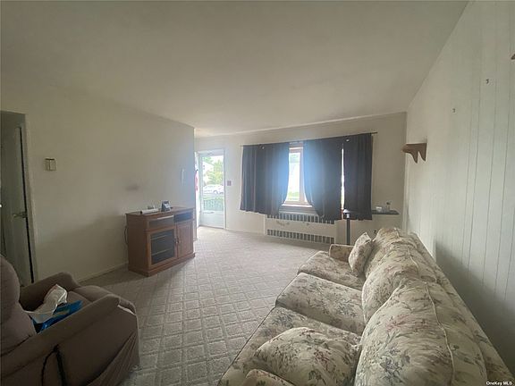 3rd image of 210 N Beech St