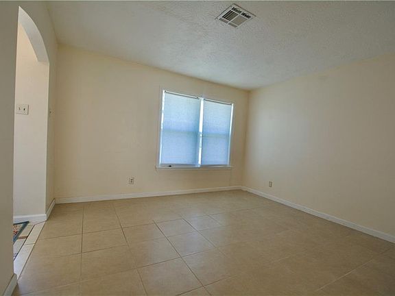3rd image of 160 Dexter Dr