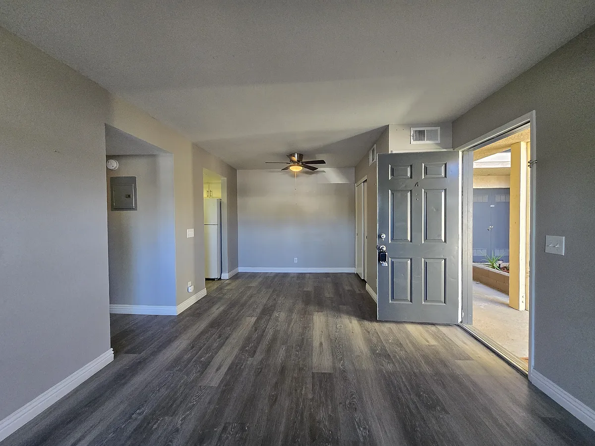 Building Photo - 42231 Main St #D