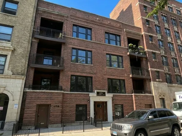 616 W Patterson Ave #2W, Chicago, IL 60613