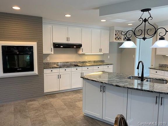 5th image of 1007 Sherwood Ave