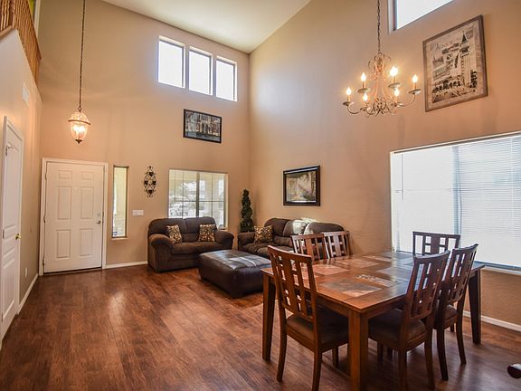 20FT LIVING ROOM