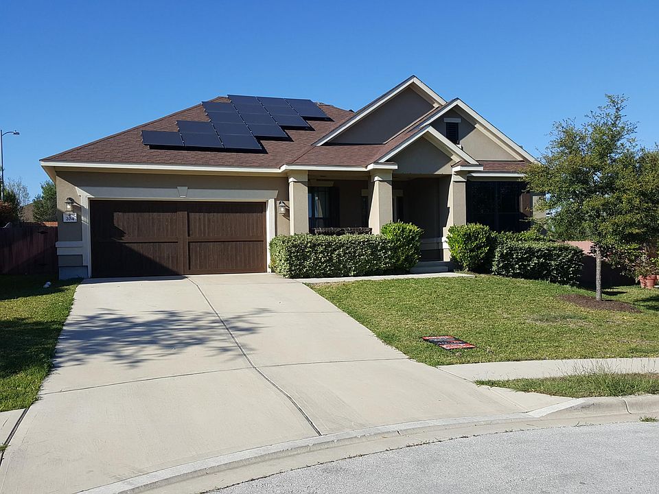 2 car garage. Solar panels that pay for most of the electricity