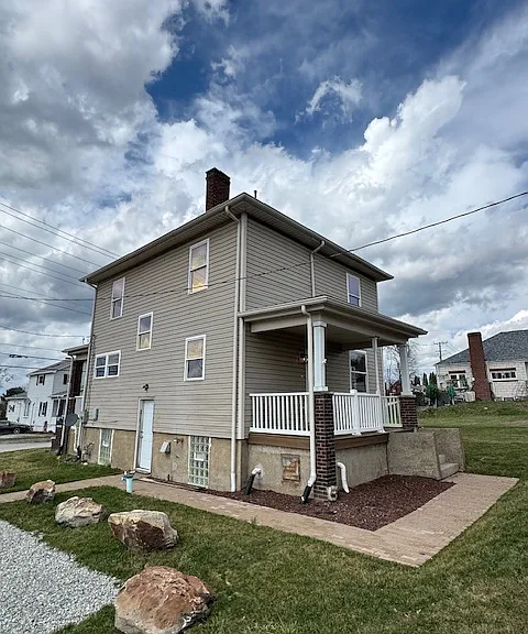 1218 Lewis Ave — Photo 3