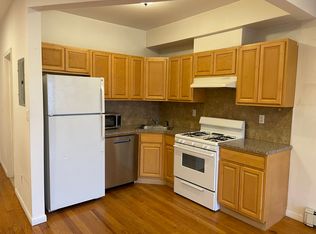 20-20 Steinway St #2, Astoria, NY 11105