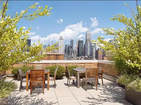 161 West 16th Street image 1 of 3