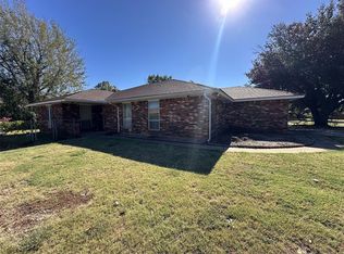 1112 Val Genes Rd, Edmond, OK 73003