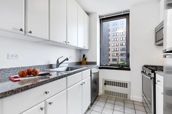 Rented by Cooper & Cooper Real Estate | media 4