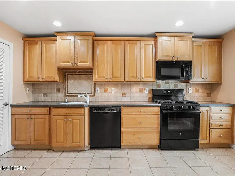 185 Pear Dr — Photo 9