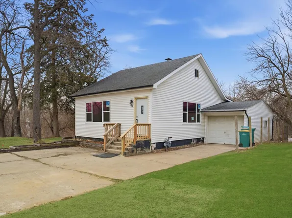 54 Hillcrest Ave, Fox Lake, IL 60020