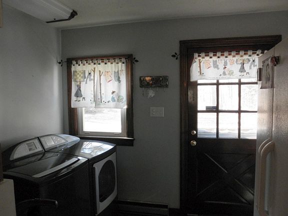 Laundry Nook off Kitchen