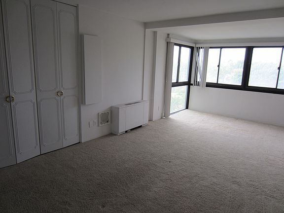 5th image of 4000 N Meridian St APT 6H
