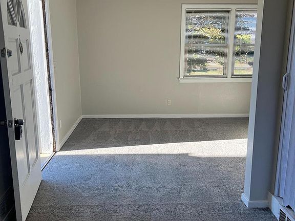 5th image of 2753 Iverson St Unit 7