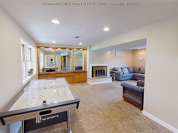 4th image of 11 Elwood Dr