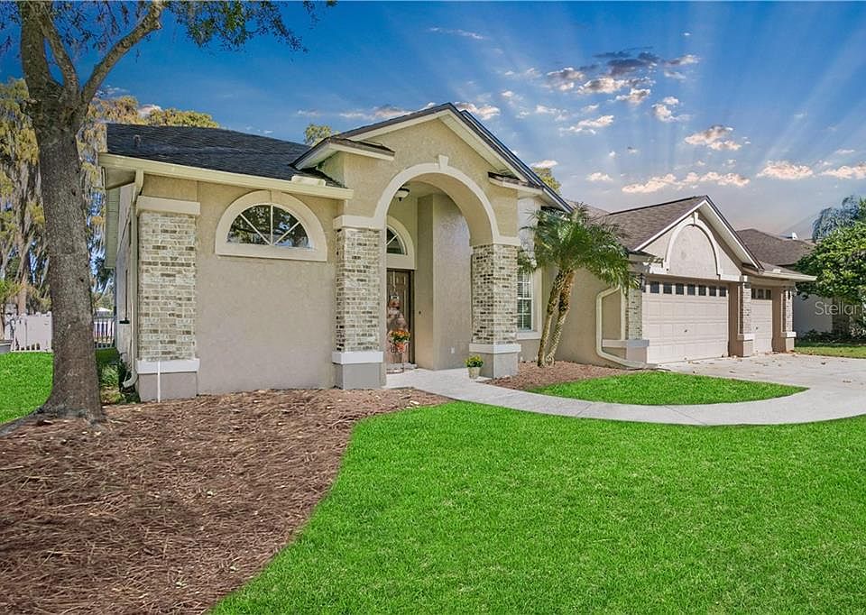 1st image of 19634 Lake Osceola Ln