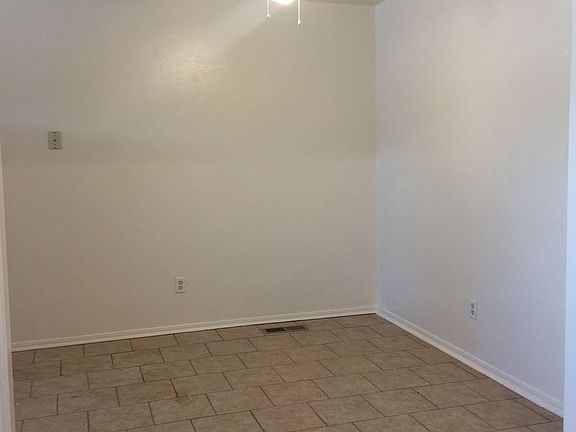2nd image of 211 Skylark Ct