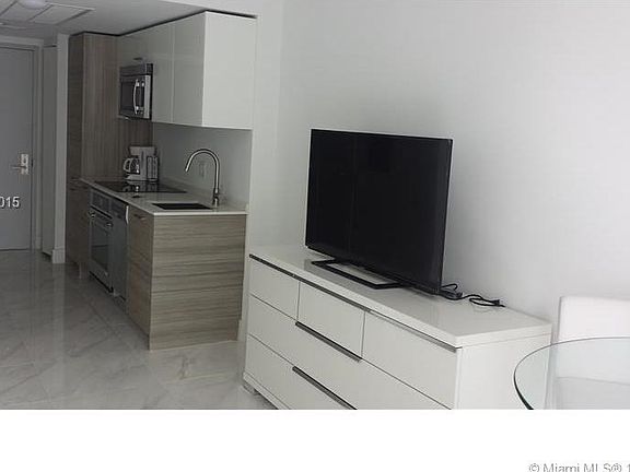 3rd image of 1300 Brickell Bay Dr #A21o6