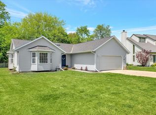 405 Ridge Rd, Mahomet, IL 61853