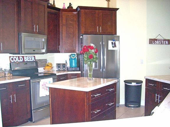 Large Kitchen with Island