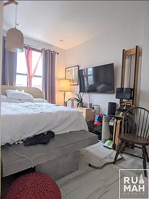 Rented by Rumah Realty Inc | media 4