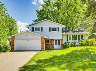 980 Carlton Dr, Shoreview, MN 55126