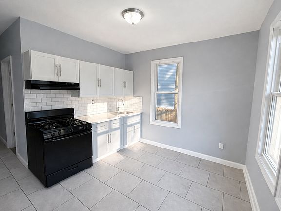 3rd image of 18-20 Mapes Ter APT 1