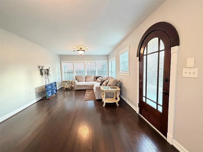 8234 Bonner Dr — Photo 6