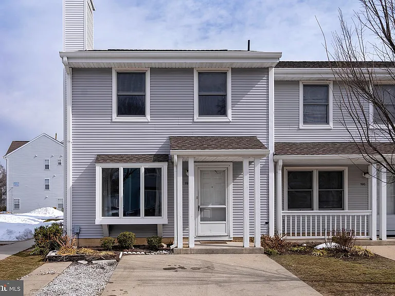 191 Jonathan Dayton Ct — Photo 1