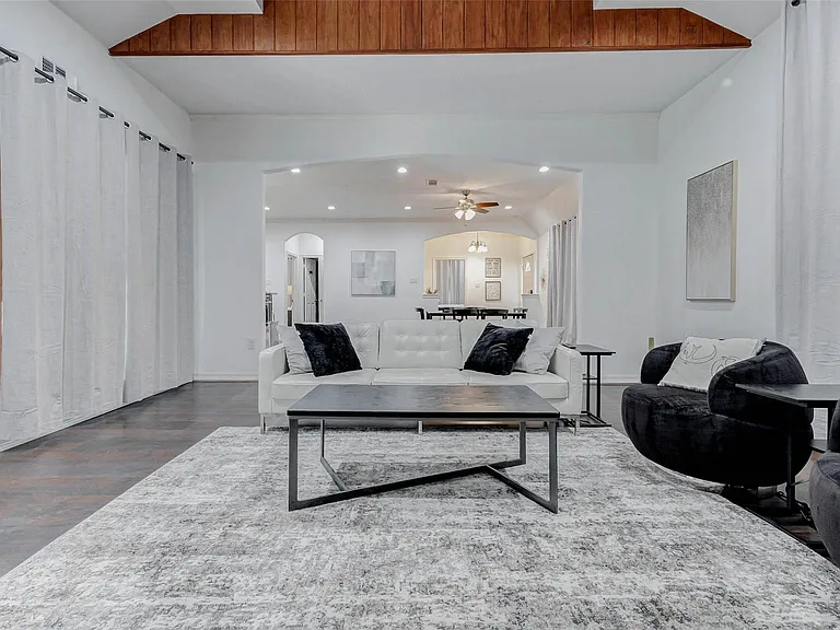 10905 Shady Ln #A — Photo 36