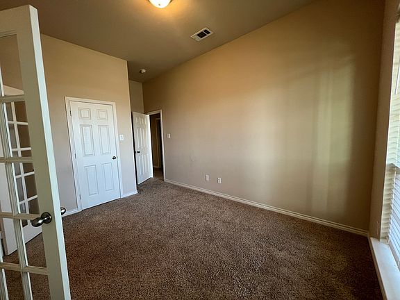 3rd image of 9229 Hunters Ct