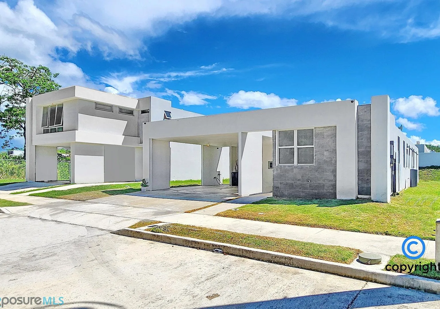 3 bed, 2.0 bath, 1400 sqft, $3,200 — Photo 1