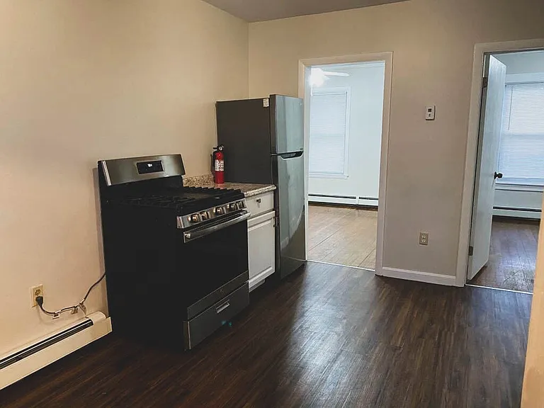 33 Tingley St #2R — Photo 8