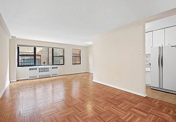 2nd image of 347 E 53rd St APT 1C