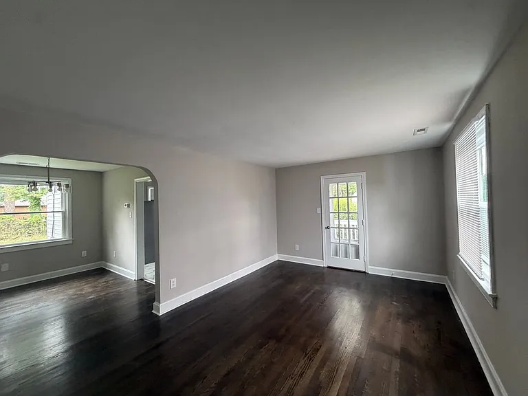 3912 Pinalto Dr — Photo 2