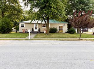 303 S Front St, Kansas, IL 61933