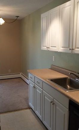 3rd image of 922 Westbrooke Way APT 3